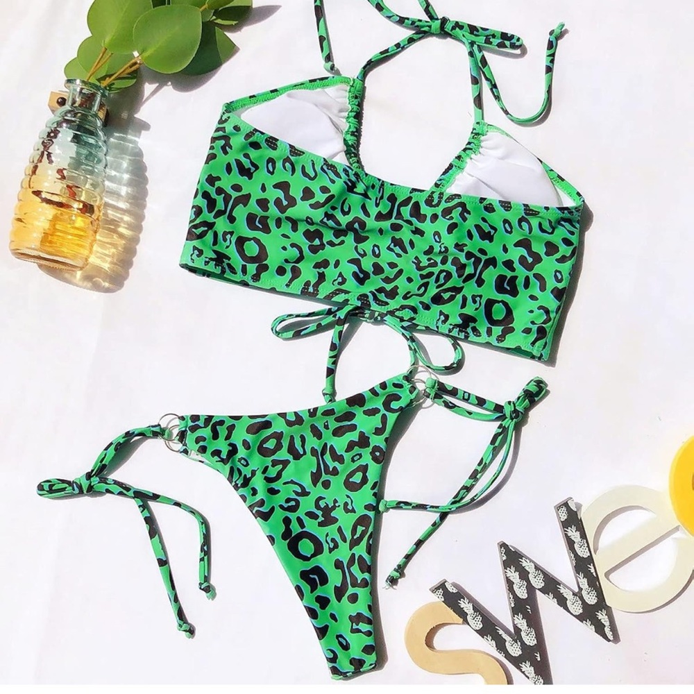 Bikini Set - Picture 3 of 8